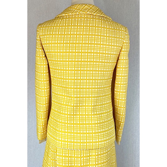 1960s-Inspired Yellow Shift Dress Suit - Picture 12 of 16